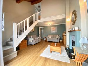 Lounge/Diner- click for photo gallery